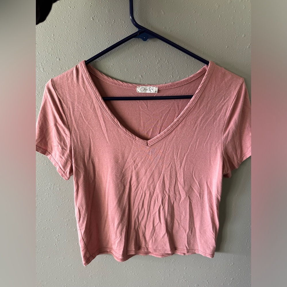 Olivia Rae Blush Pink v-neck Cropped t-shirt Size Medium